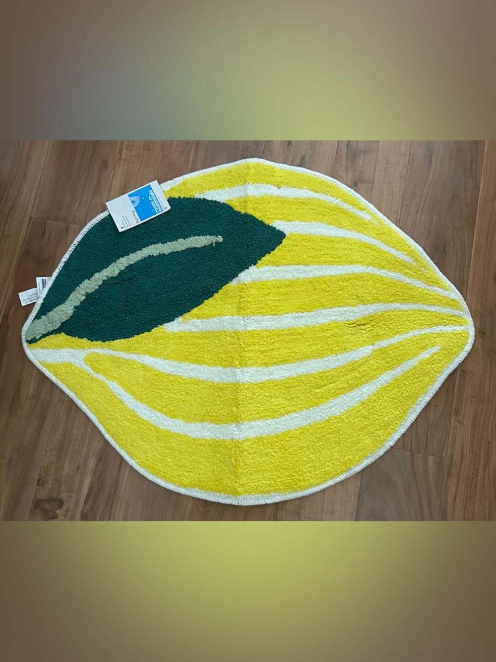 Room Essentials Lemon Bath Rug 23”x
30" *NWT* NWT